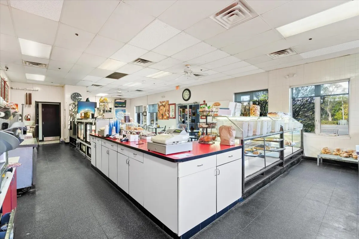 260 S Milwaukee Avenue IL