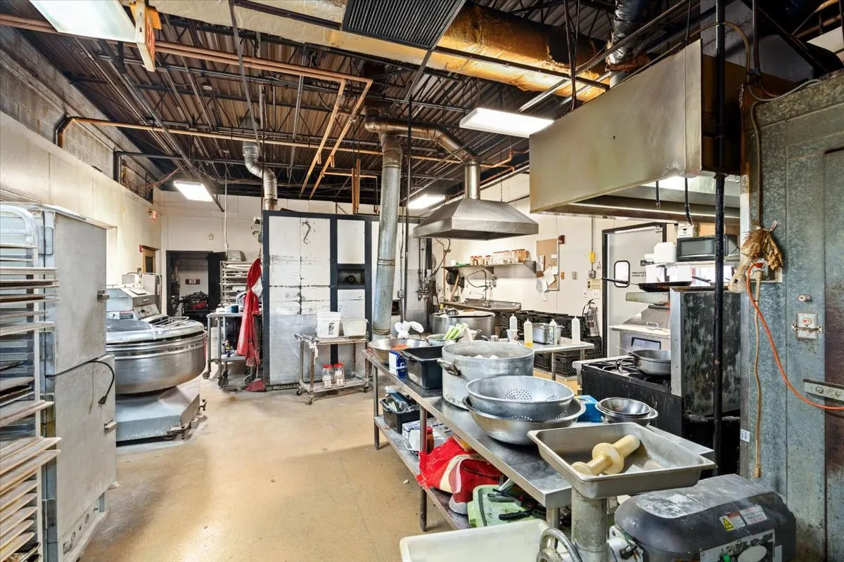 260 S Milwaukee Avenue IL