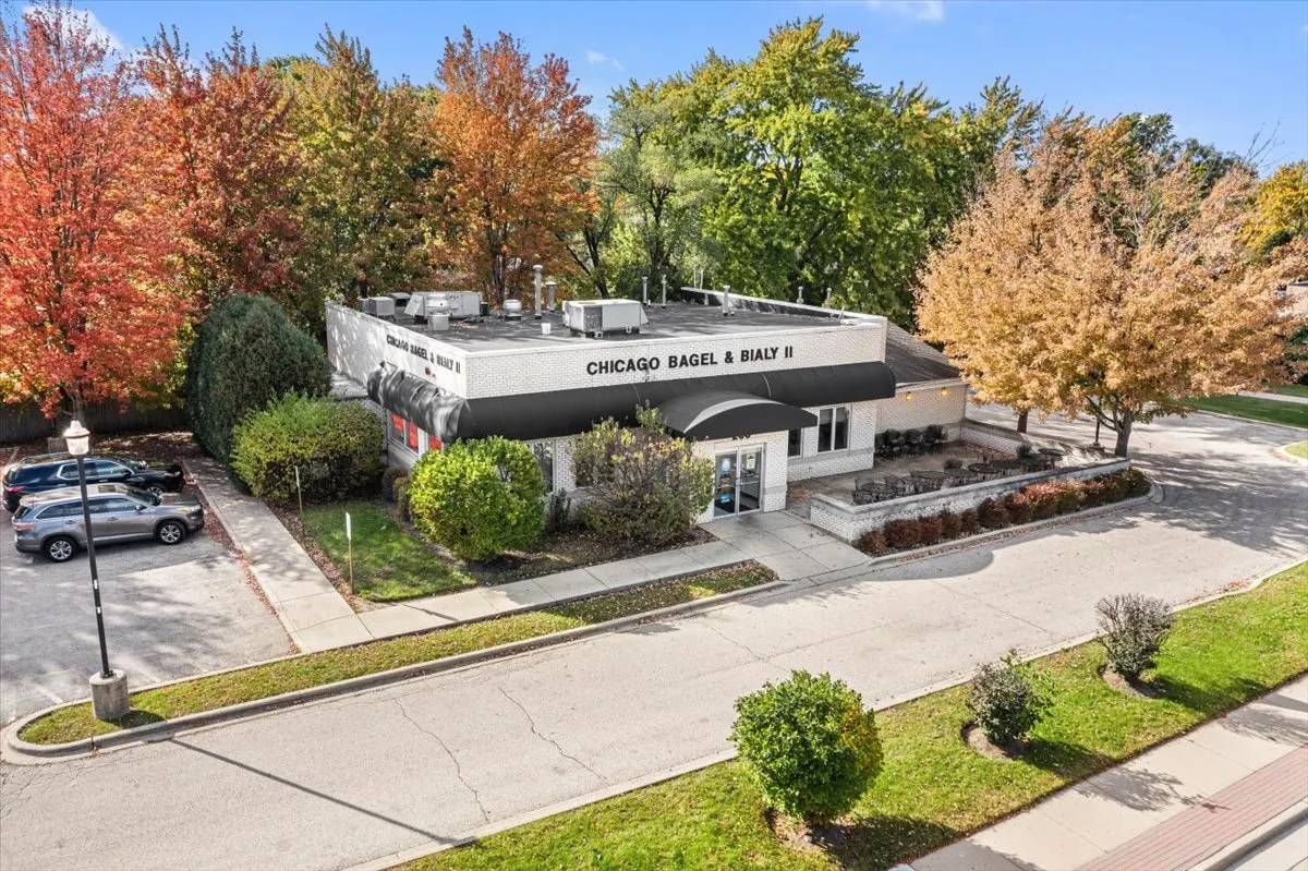 260 S Milwaukee Avenue IL