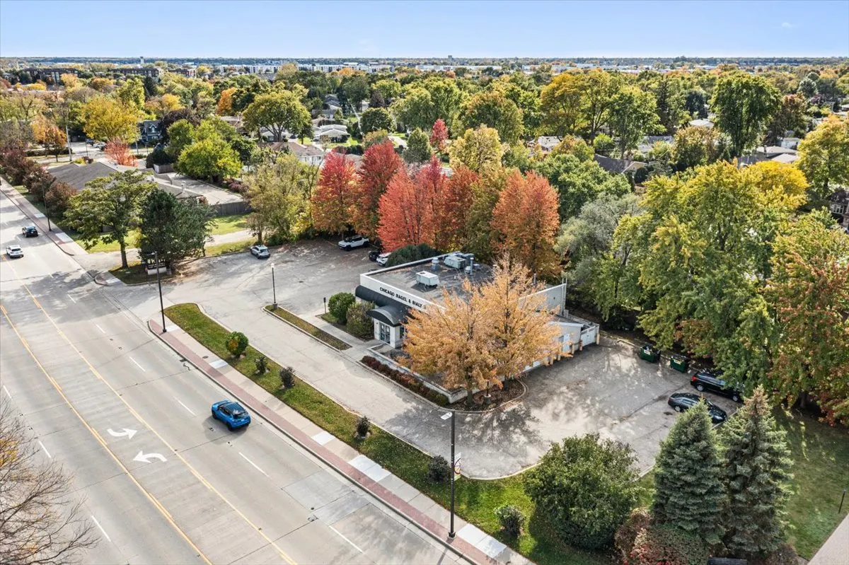 260 S Milwaukee Avenue IL