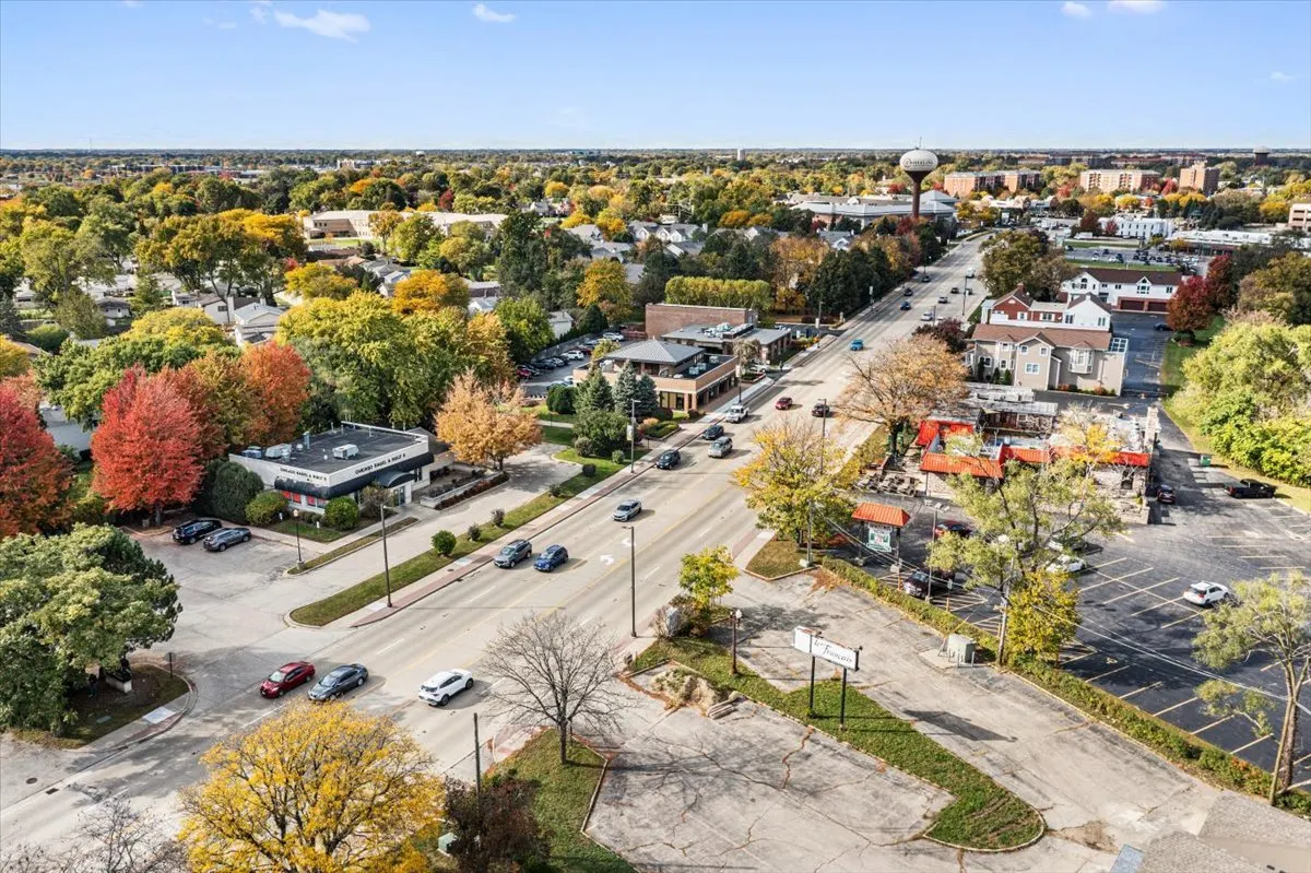 260 S Milwaukee Avenue IL