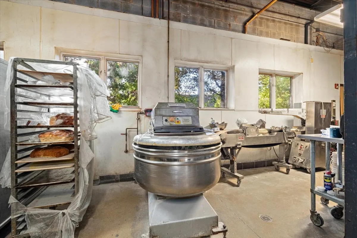 260 S Milwaukee Avenue IL