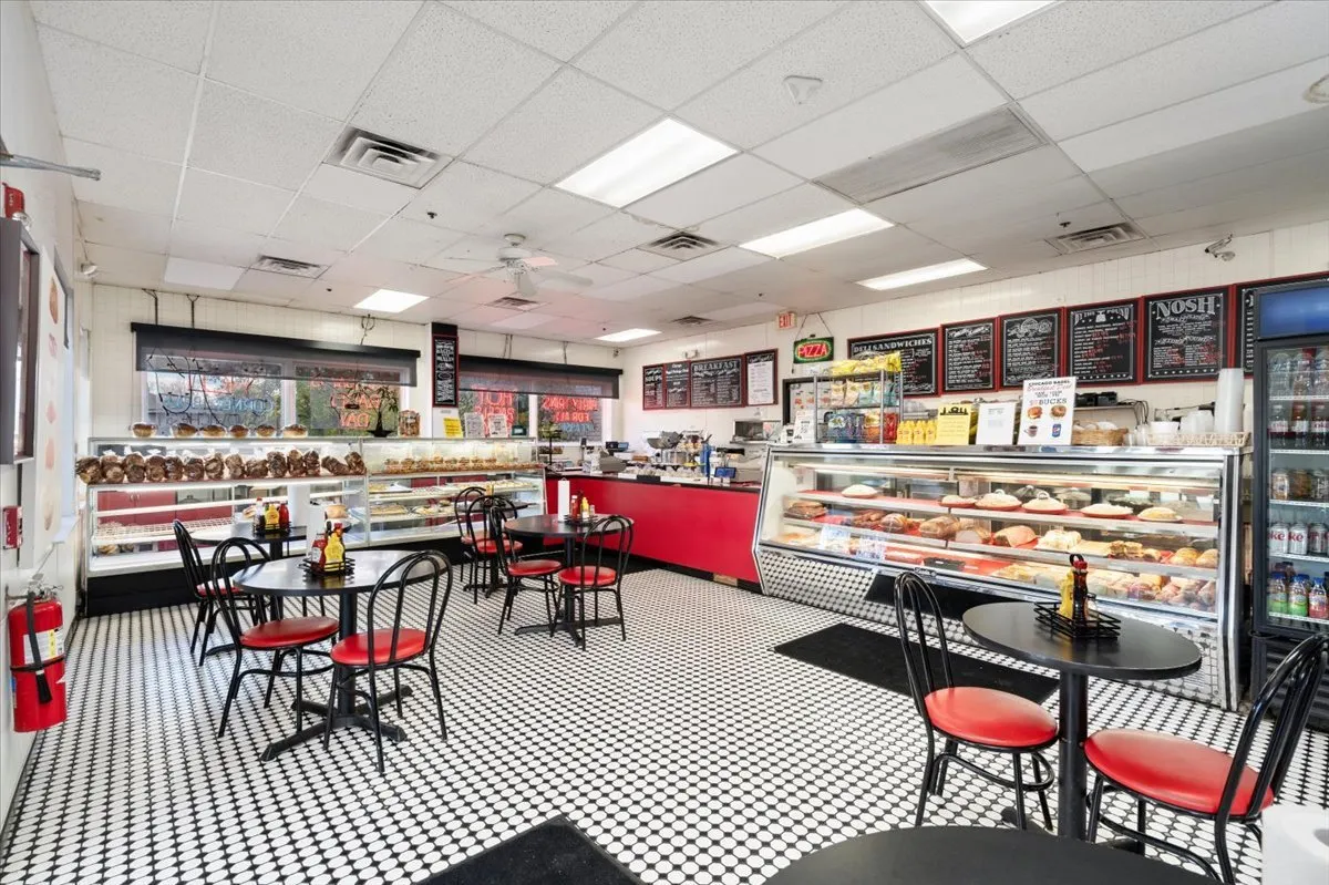 260 S Milwaukee Avenue IL