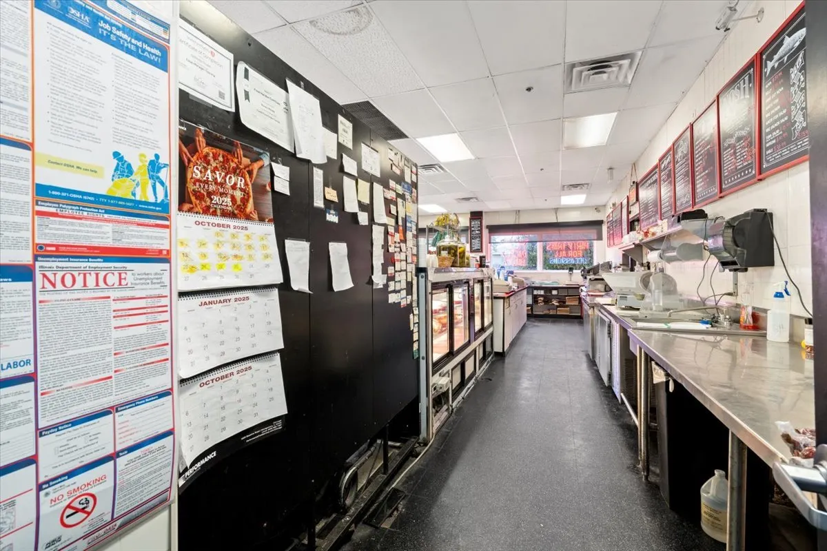 260 S Milwaukee Avenue IL