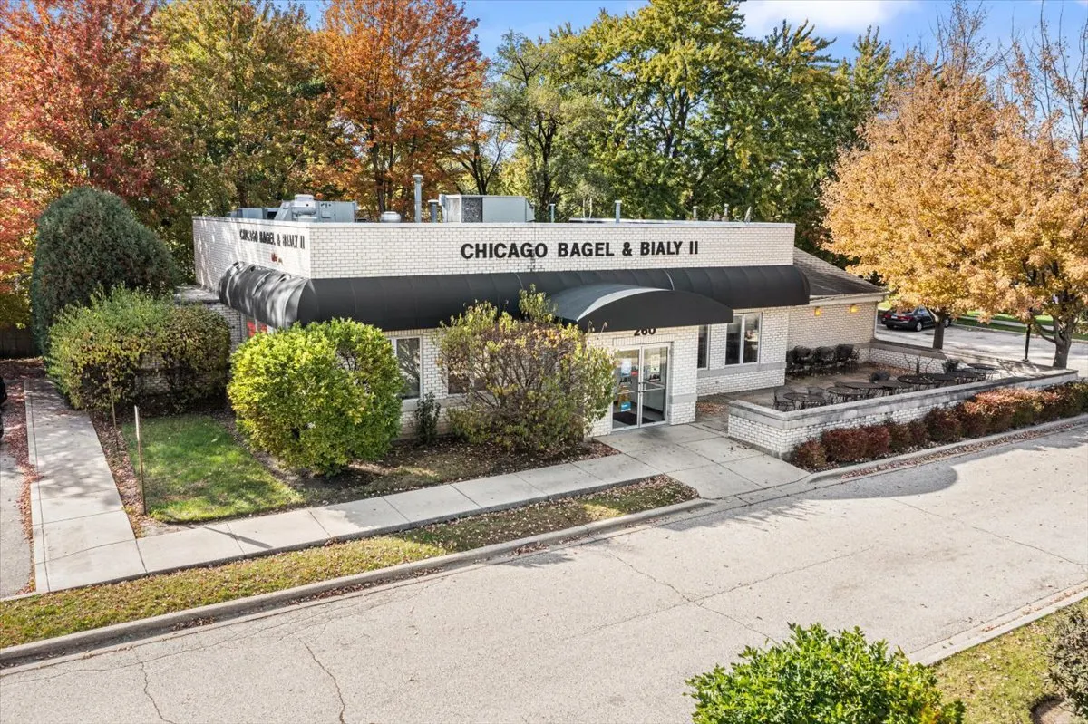 260 S Milwaukee Avenue IL