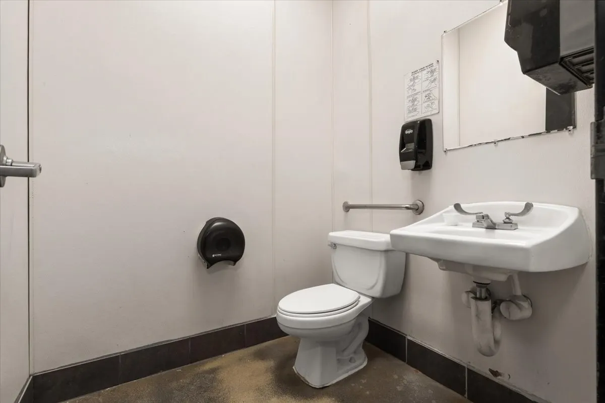 260 S Milwaukee Avenue IL