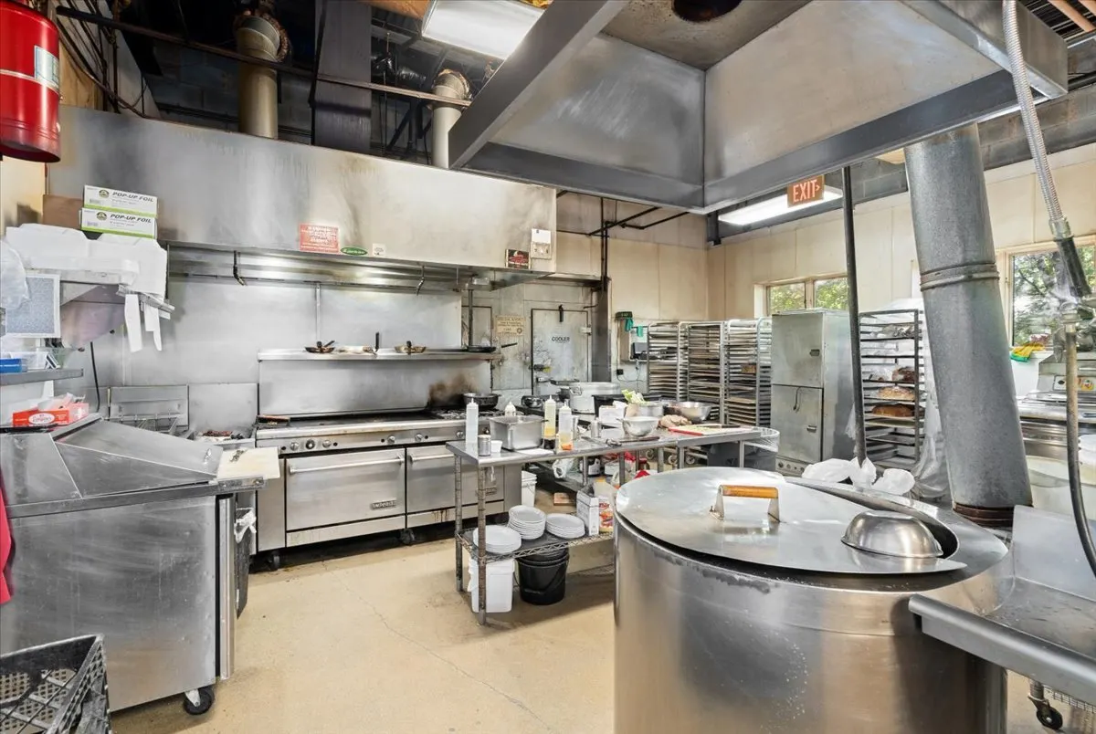 260 S Milwaukee Avenue IL