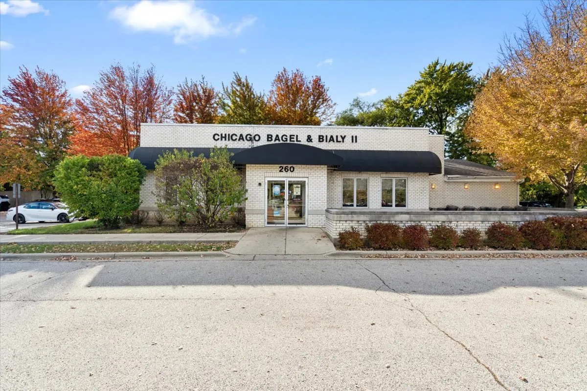 260 S Milwaukee Avenue IL