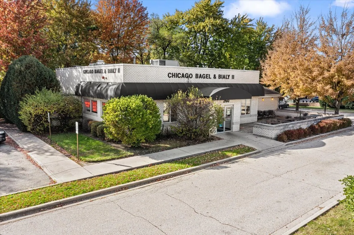 260 S Milwaukee Avenue IL