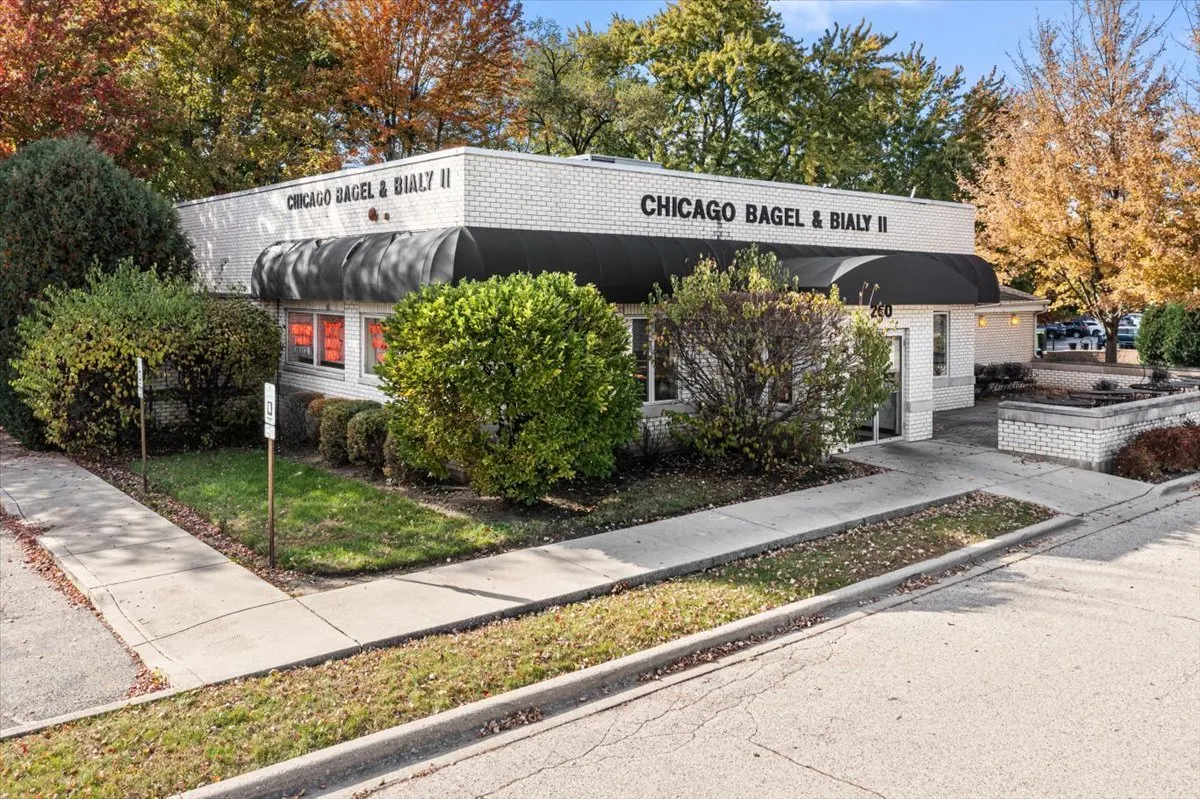 260 S Milwaukee Avenue IL