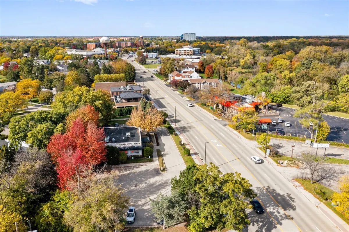 260 S Milwaukee Avenue IL