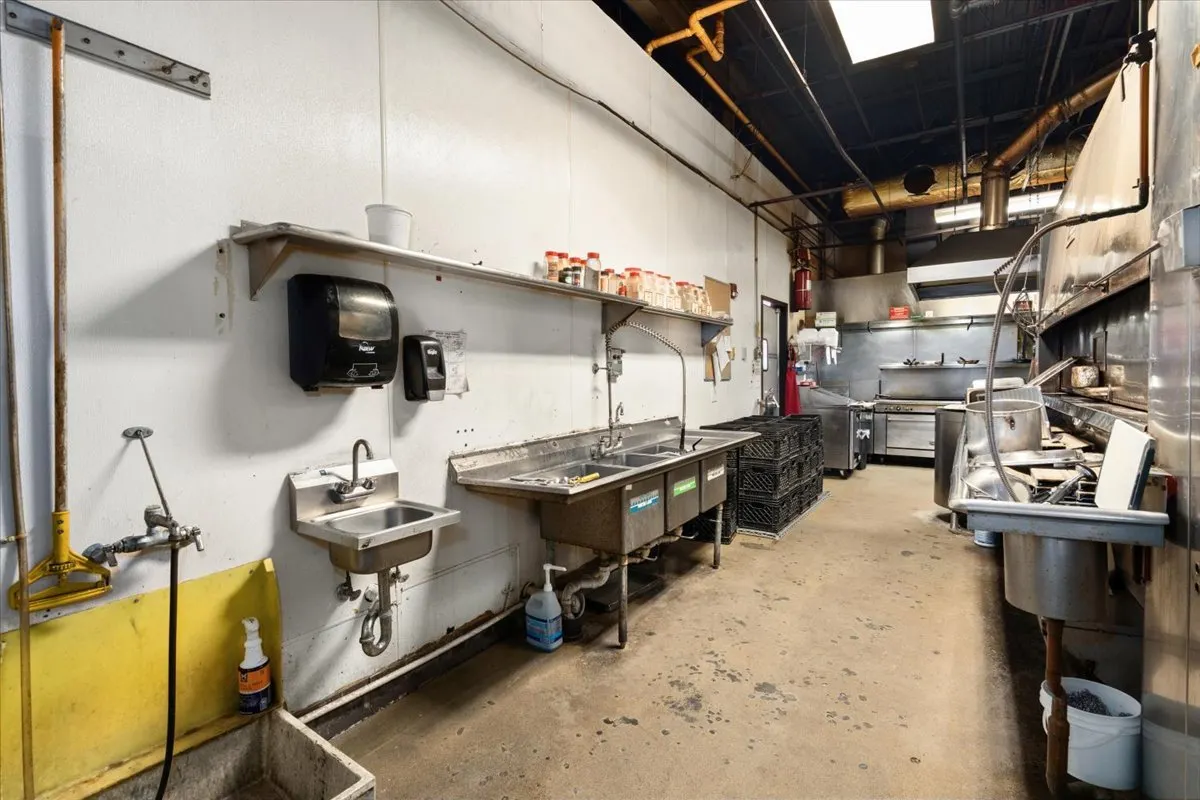 260 S Milwaukee Avenue IL