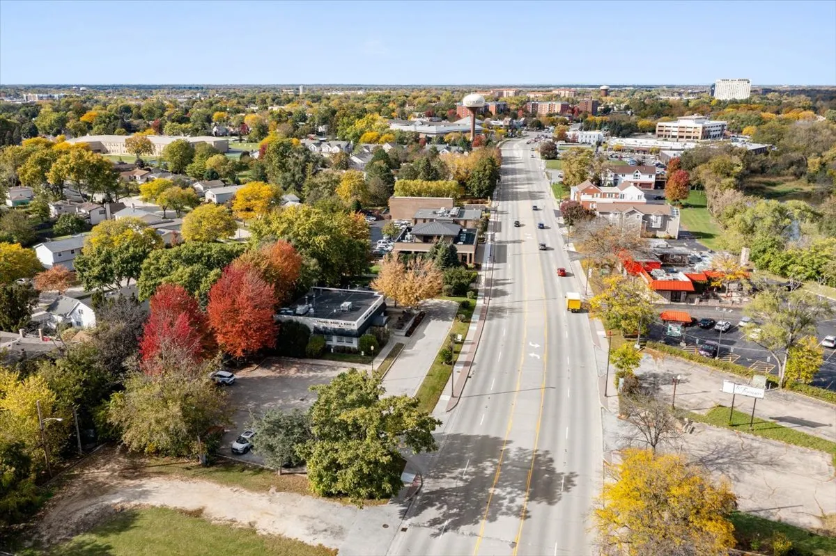 260 S Milwaukee Avenue IL