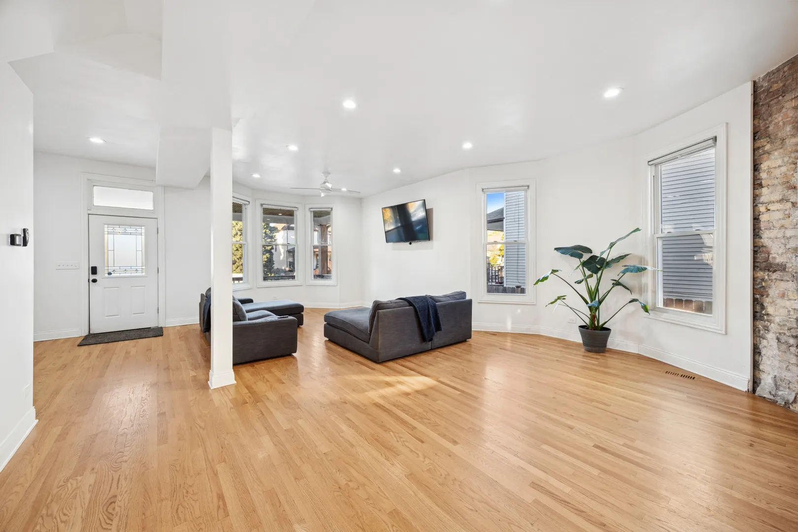 5829 W Ohio Street IL