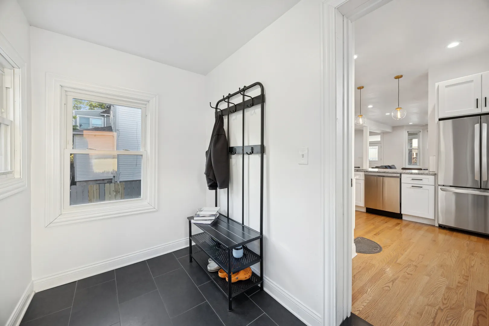 5829 W Ohio Street IL