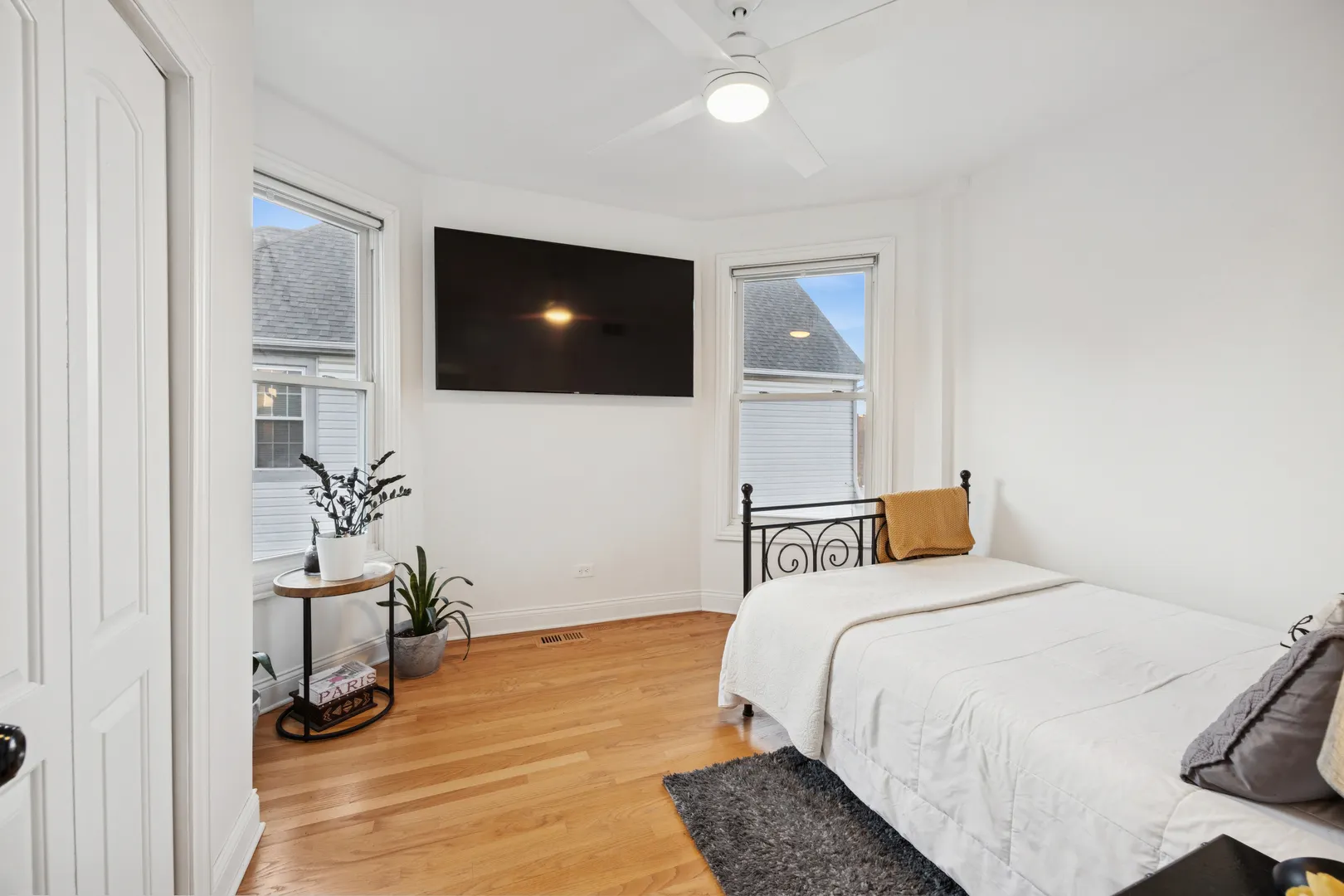 5829 W Ohio Street IL