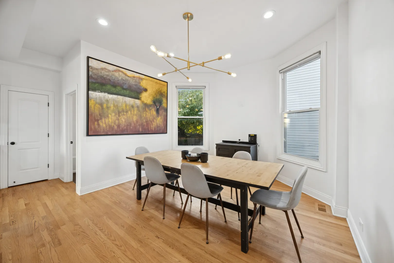 5829 W Ohio Street IL