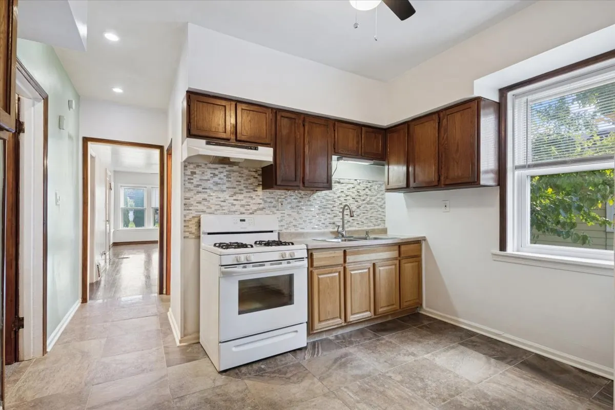 640 S 14th Avenue IL