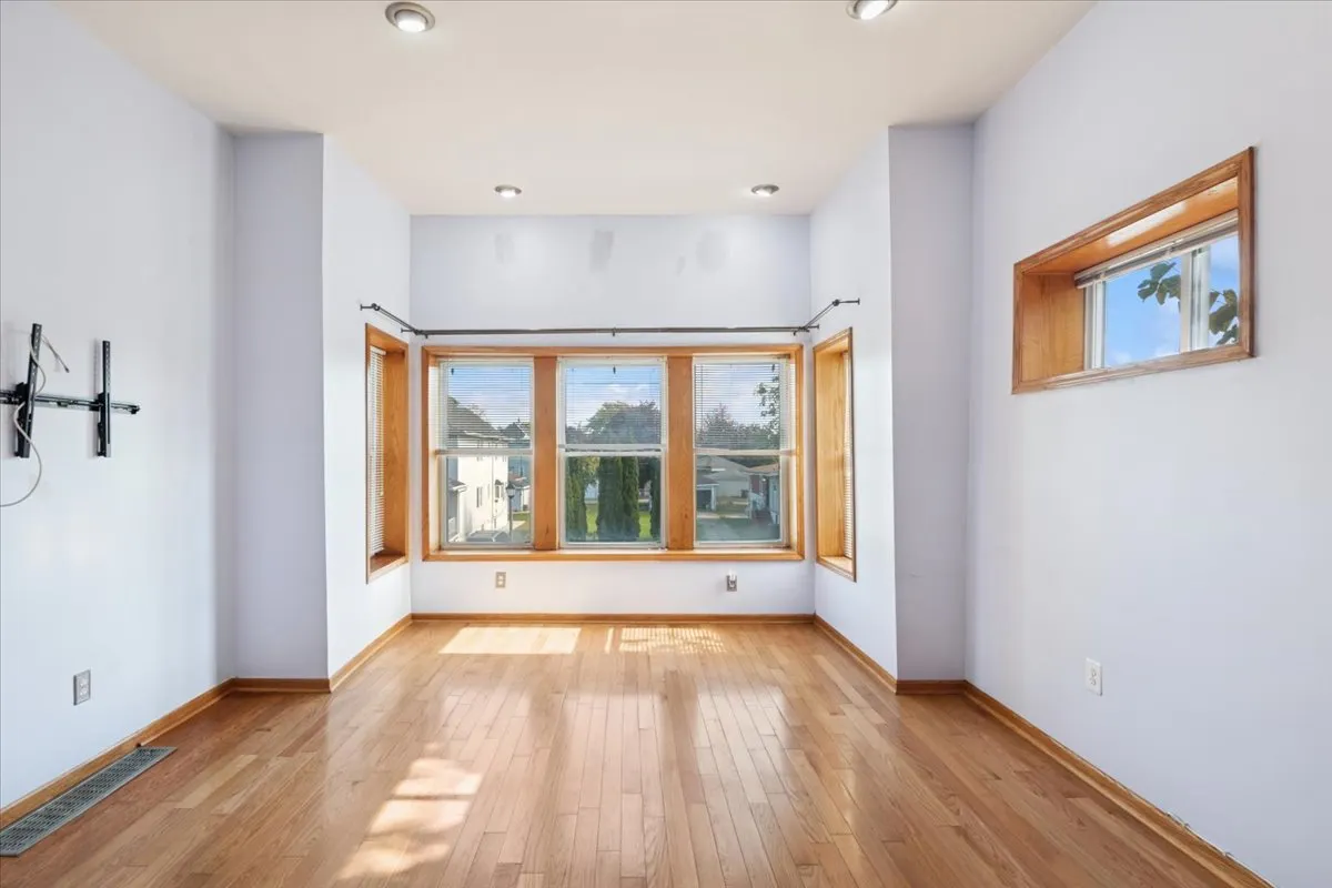 640 S 14th Avenue IL