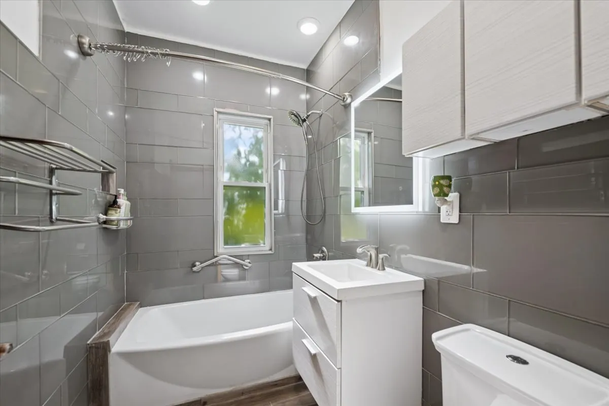 640 S 14th Avenue IL