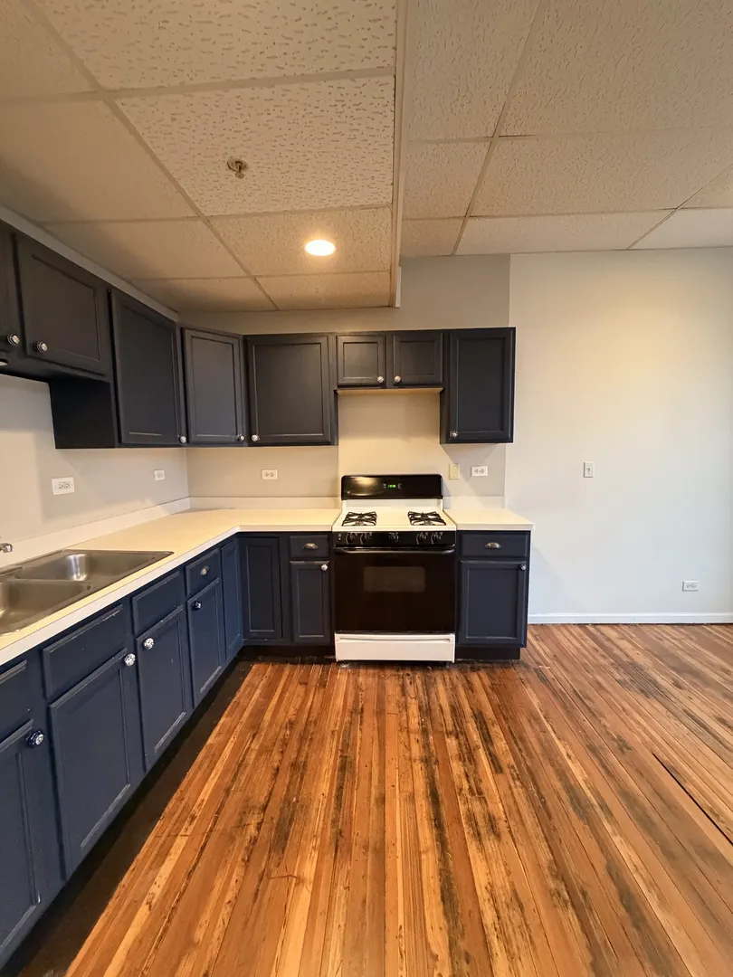 226 N Benton Street 3 IL