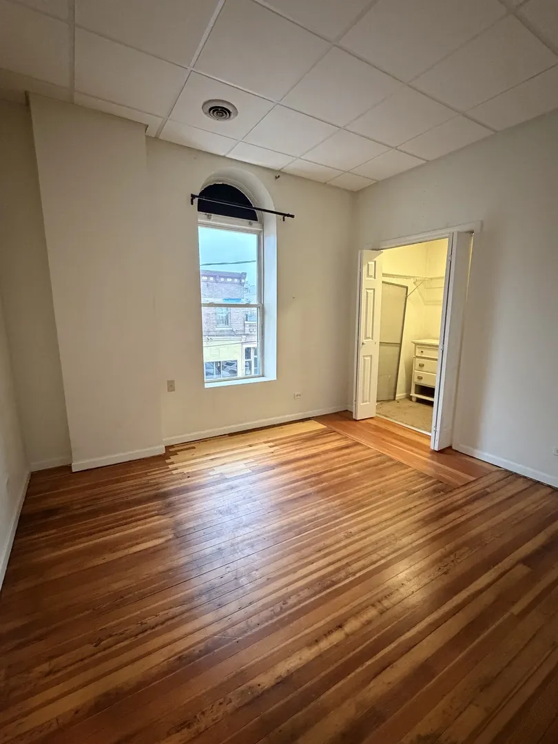 226 N Benton Street 3 IL