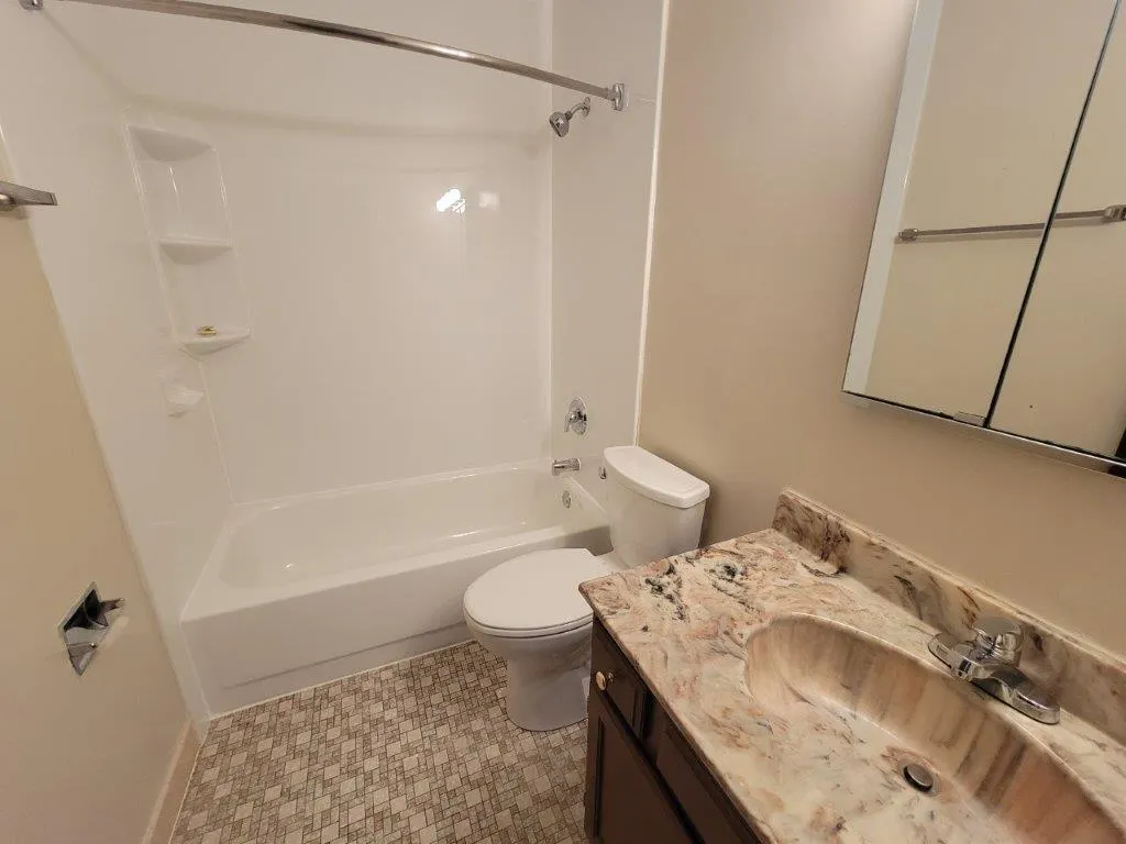 830 KNOTTINGHAM Drive 1A IL