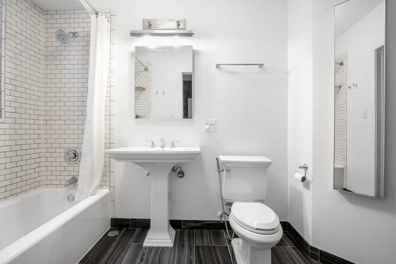 846 W GUNNISON Street 2W IL