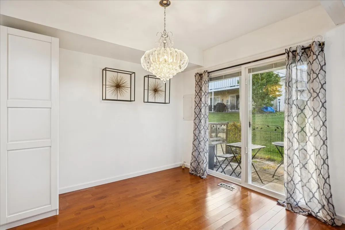 318 Juniper Circle IL