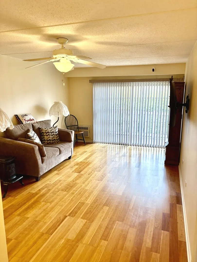 1220 Depot Street 305 IL