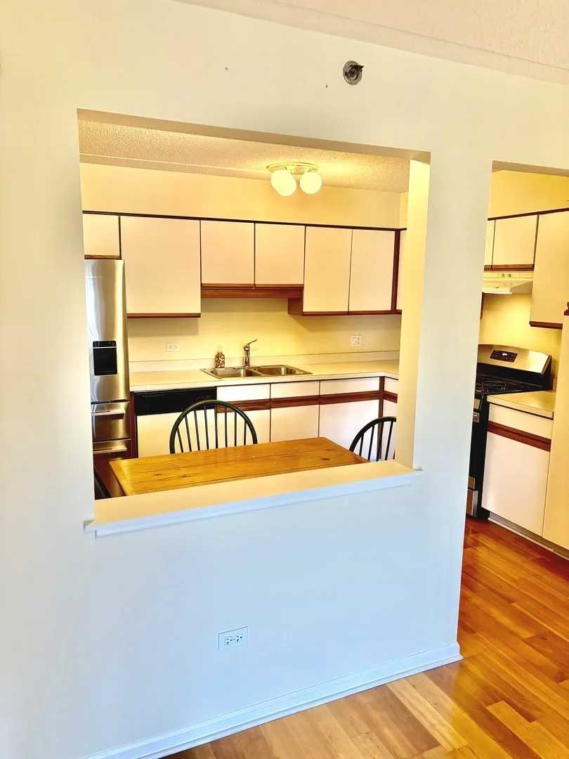 1220 Depot Street 305 IL