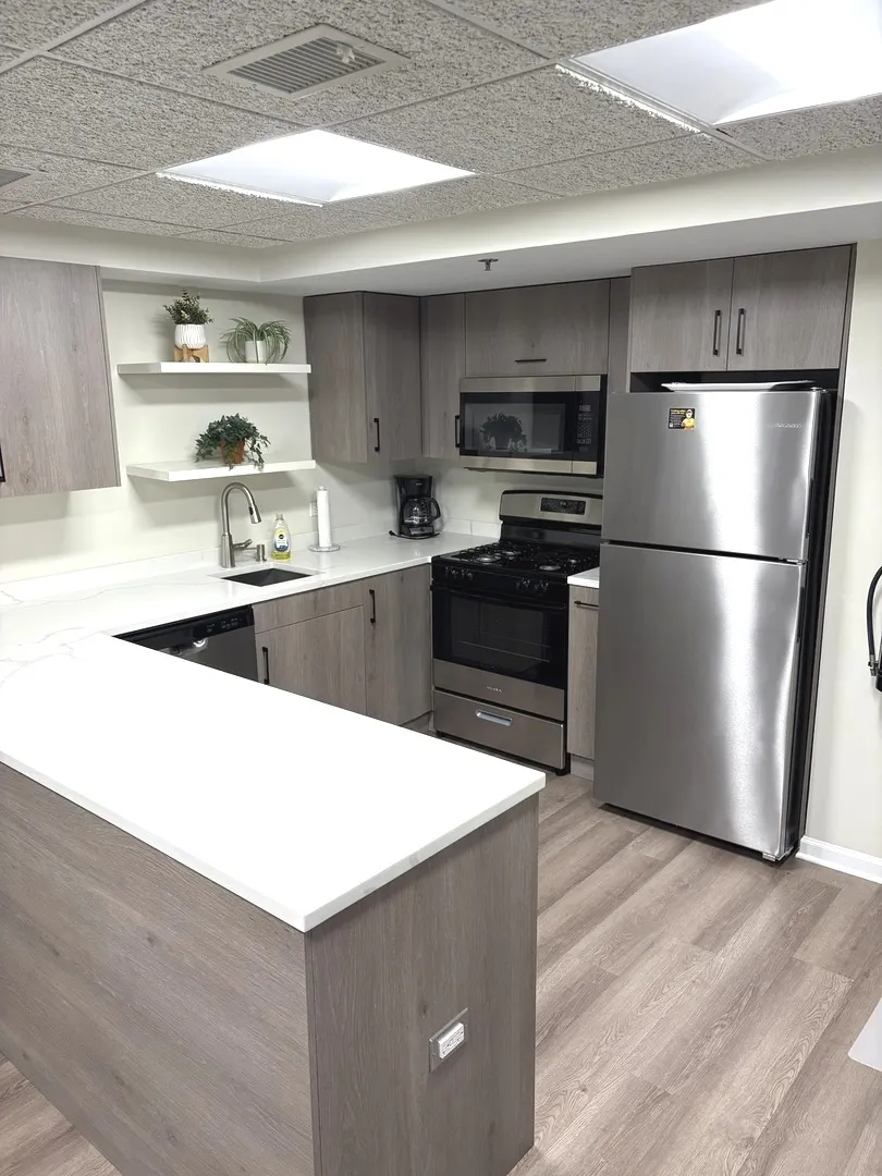 1220 Depot Street 305 IL