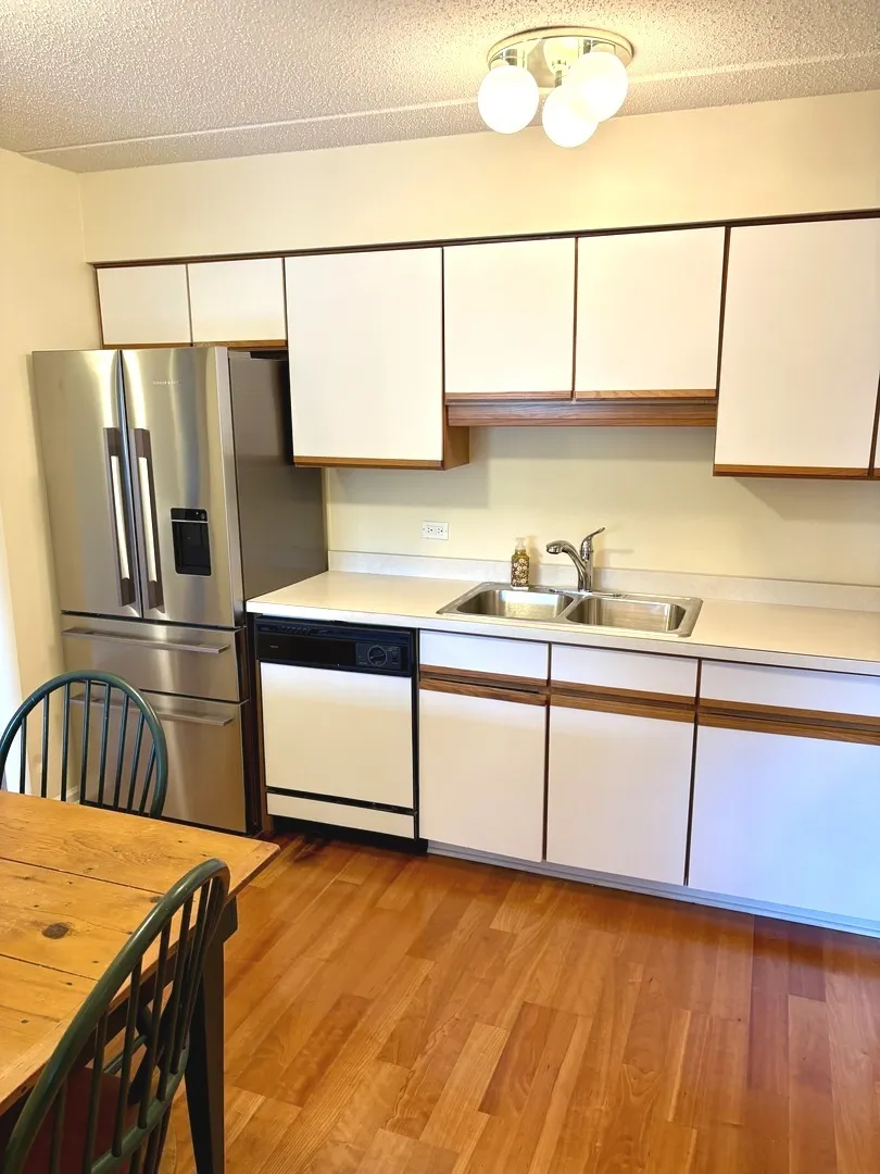 1220 Depot Street 305 IL