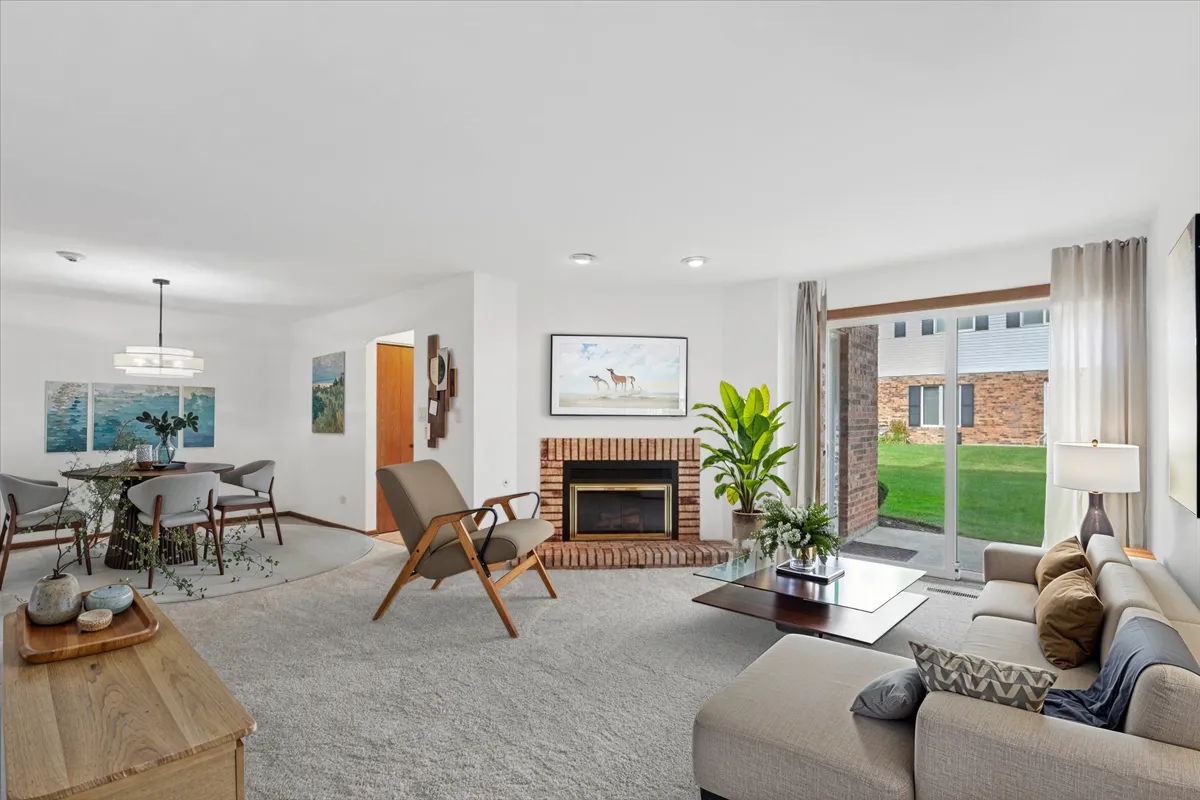 712 Cottonwood Court 25-B IL