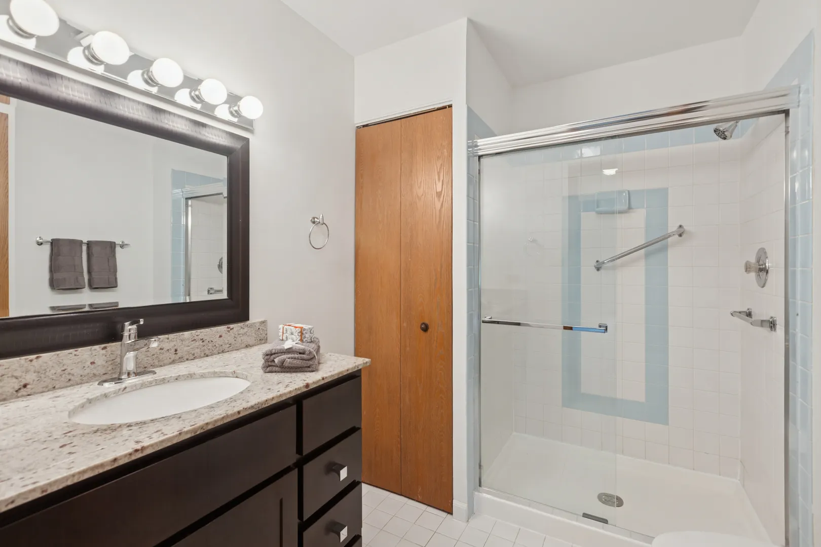 712 Cottonwood Court 25-B IL