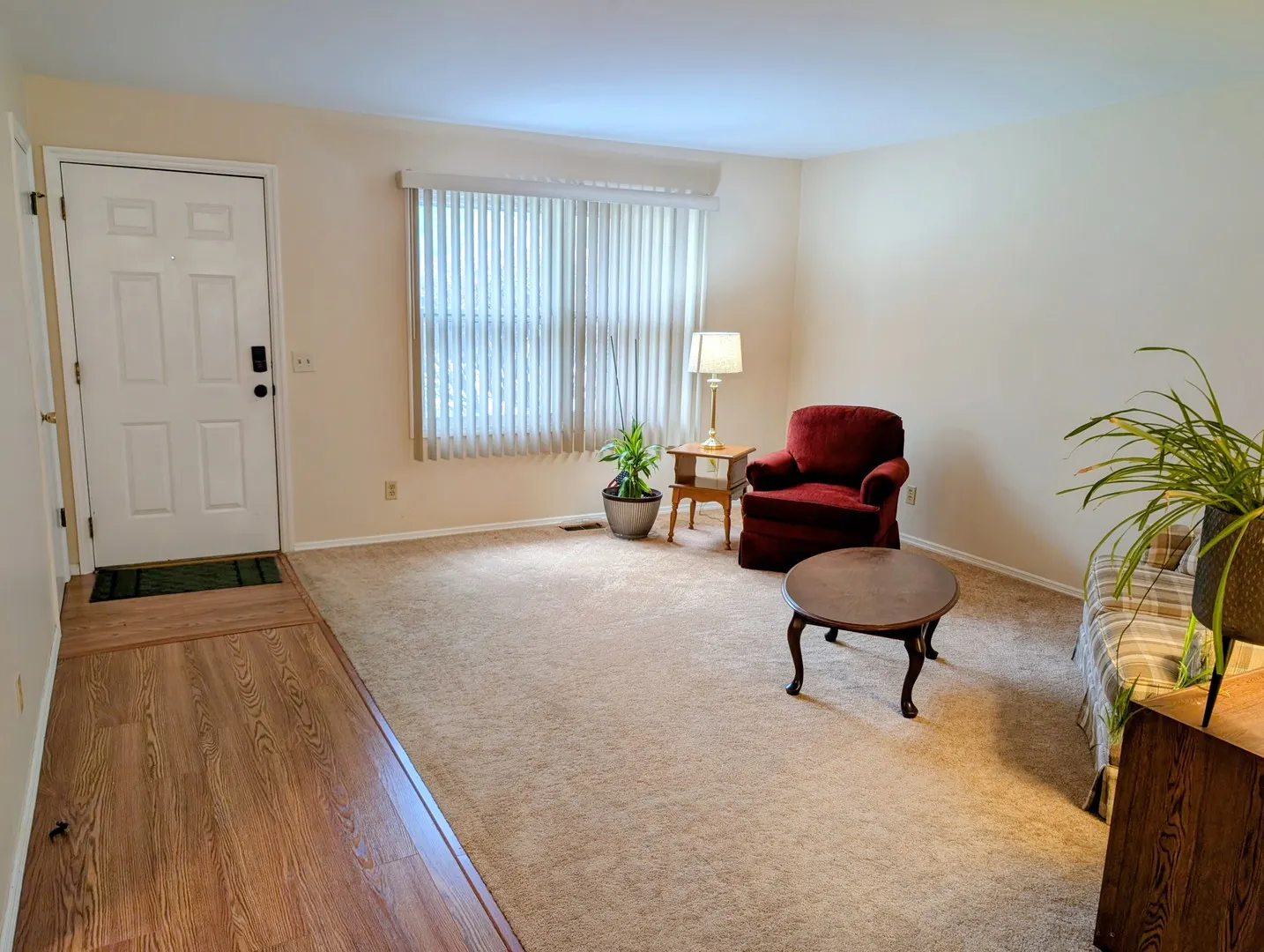 2302 Blackthorn Drive IL