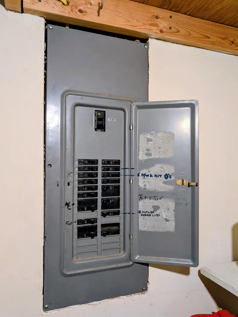 2302 Blackthorn Drive IL