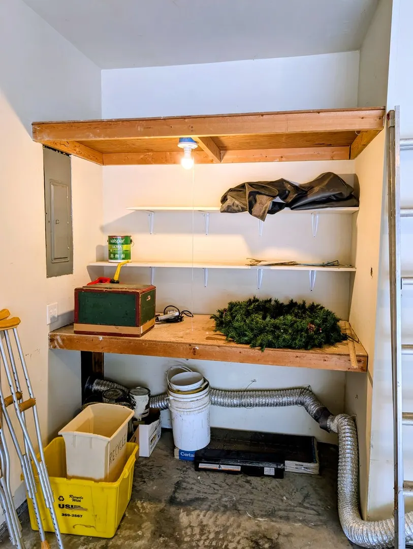 2302 Blackthorn Drive IL