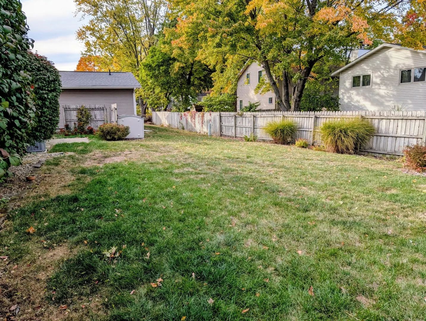 2302 Blackthorn Drive IL