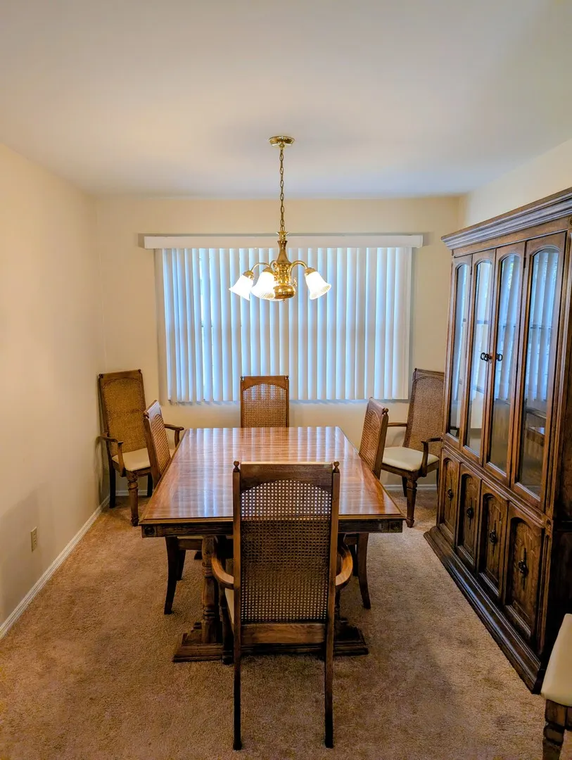 2302 Blackthorn Drive IL