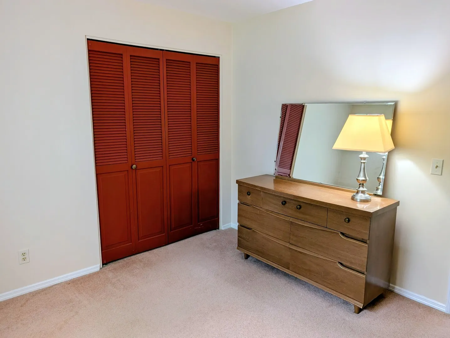 2302 Blackthorn Drive IL