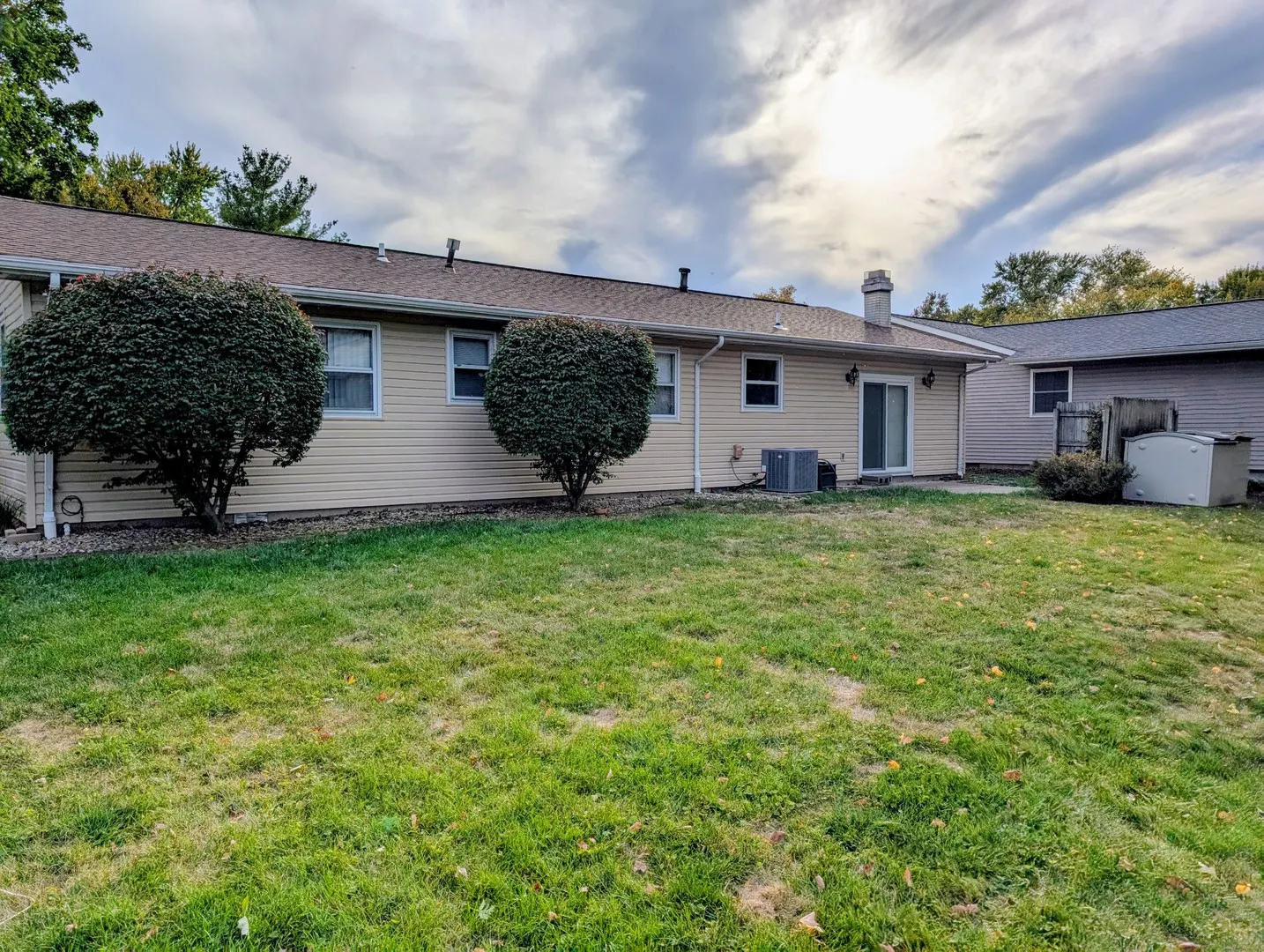 2302 Blackthorn Drive IL