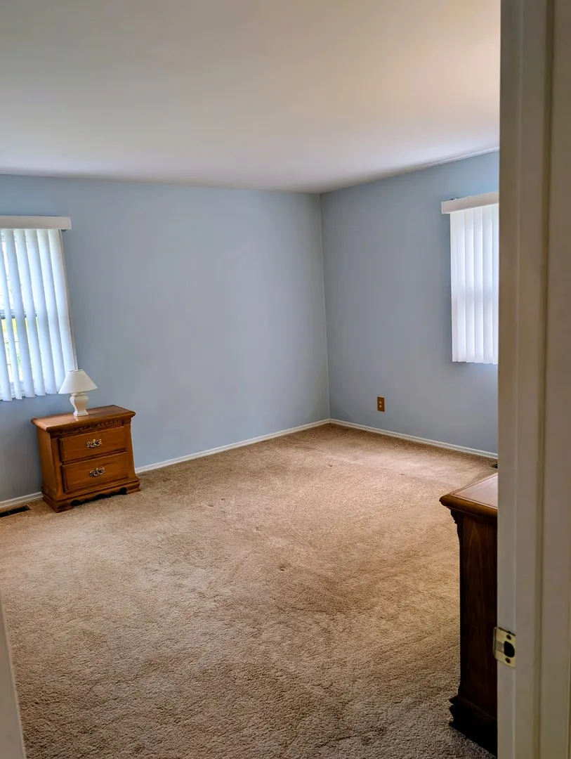 2302 Blackthorn Drive IL