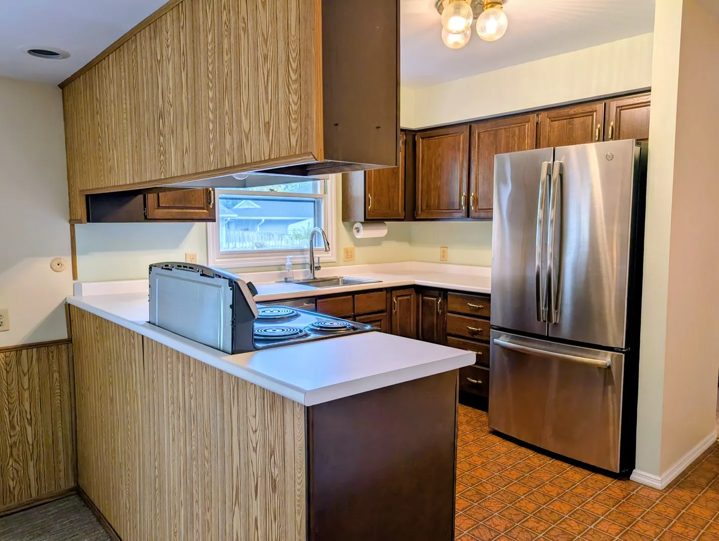 2302 Blackthorn Drive IL