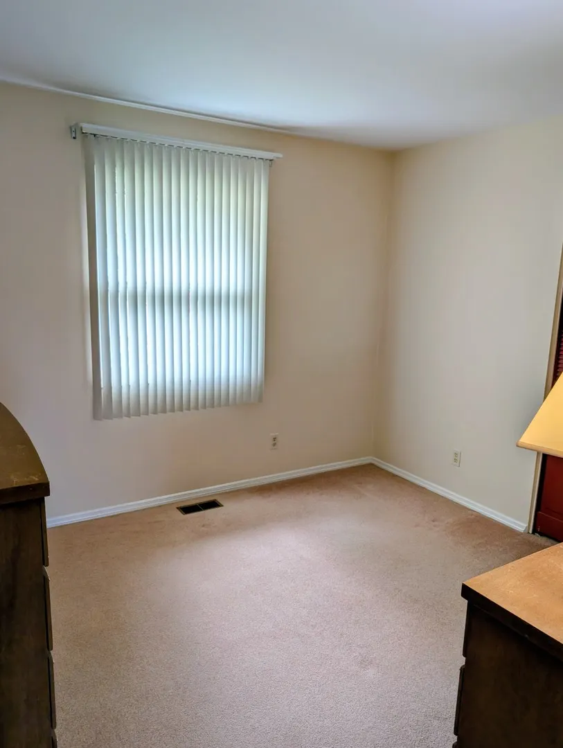 2302 Blackthorn Drive IL