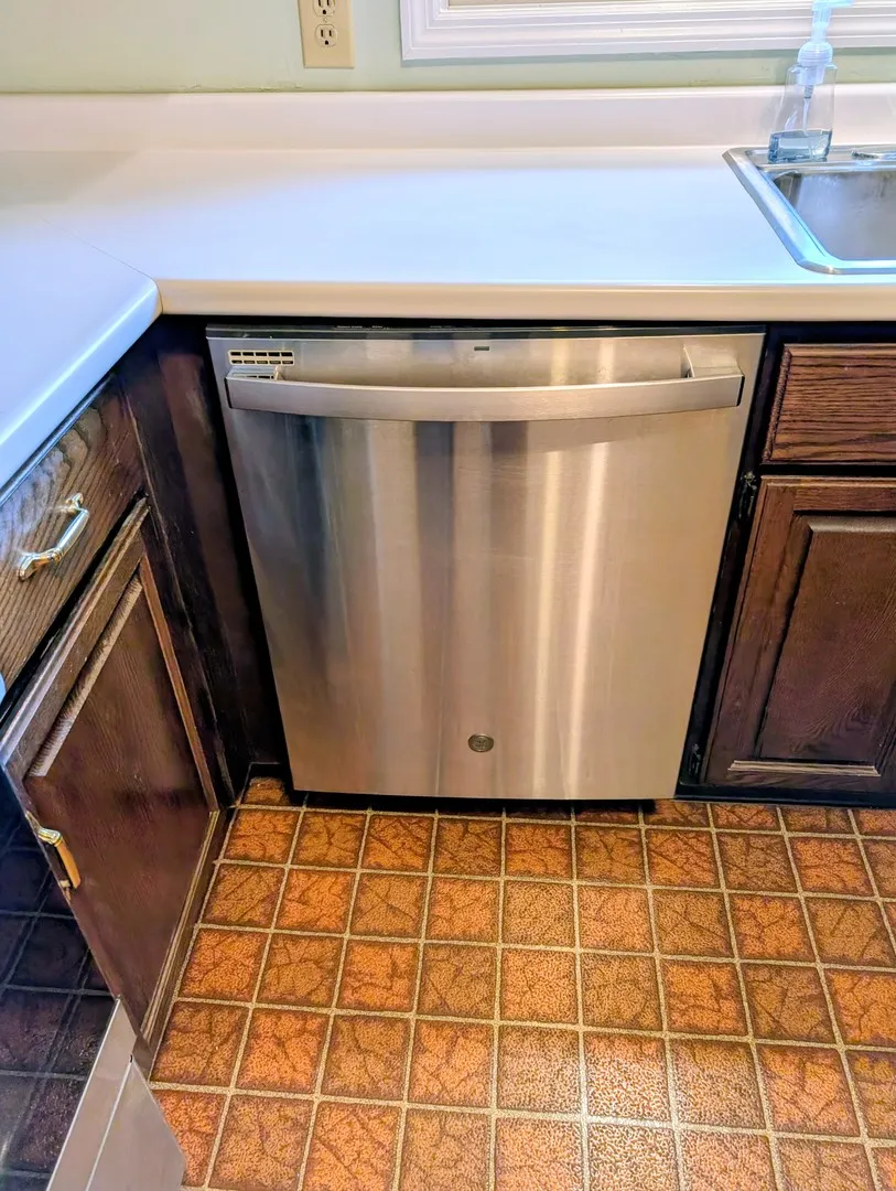 2302 Blackthorn Drive IL