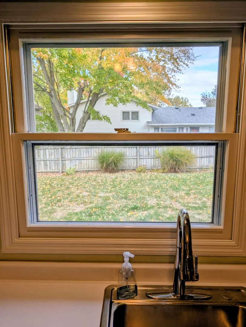 2302 Blackthorn Drive IL