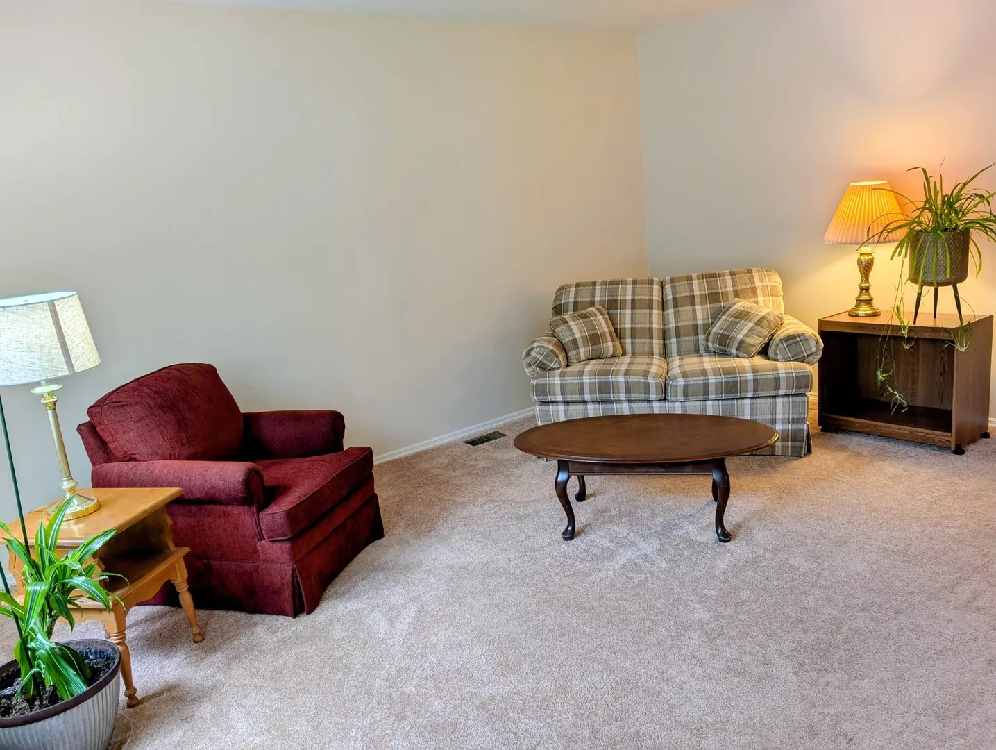 2302 Blackthorn Drive IL