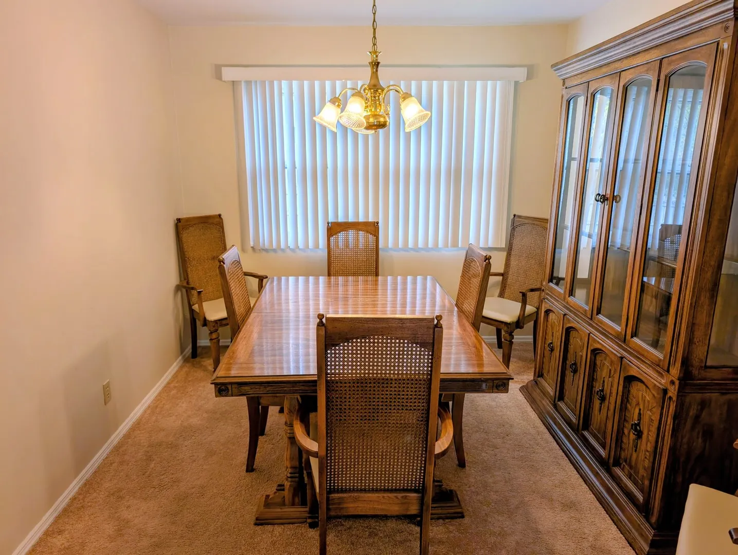 2302 Blackthorn Drive IL