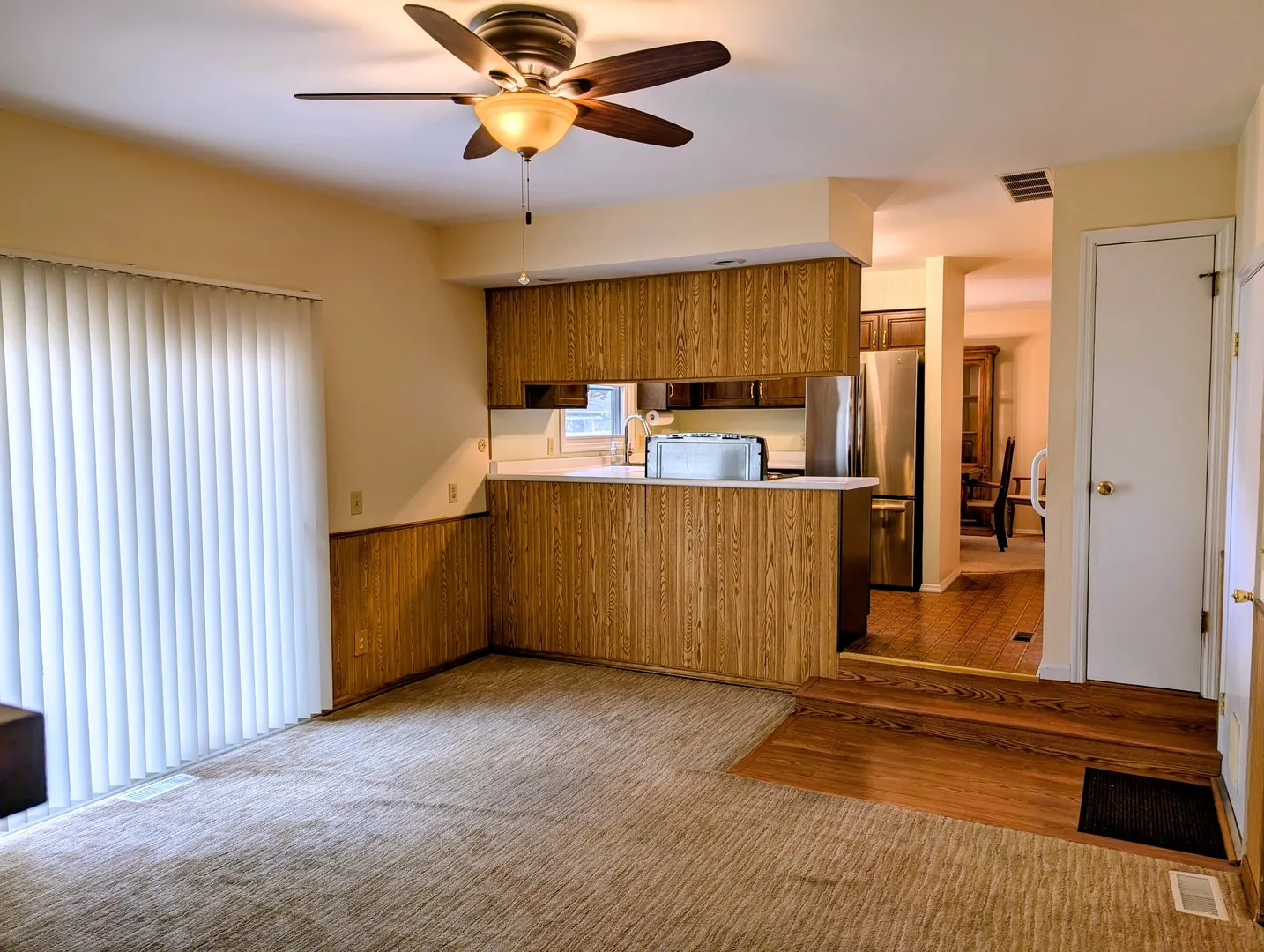 2302 Blackthorn Drive IL